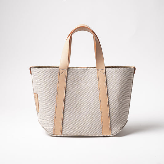 レザーハンドル 倉敷の綿麻帆布とヌメ革で仕立てた 丈夫な軽量トートS <生成り ecru>