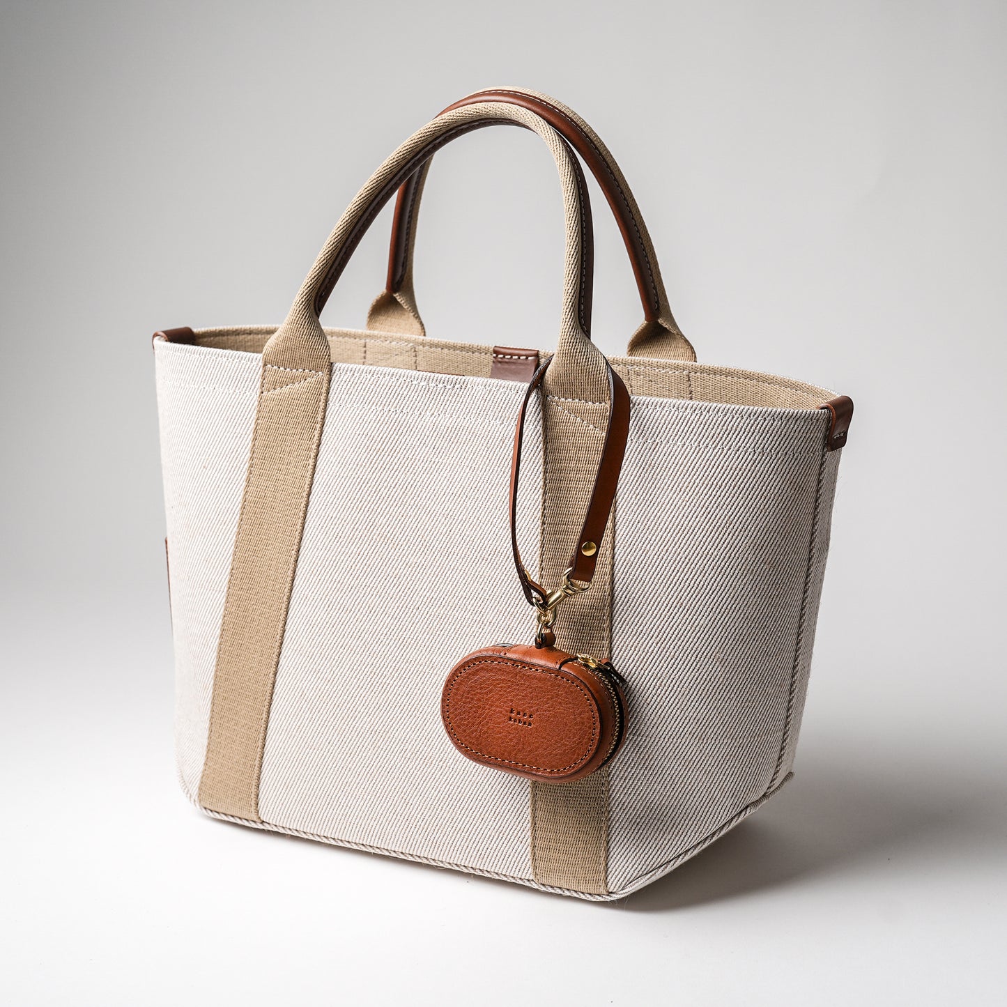 上質な本革ミニケース ブラック