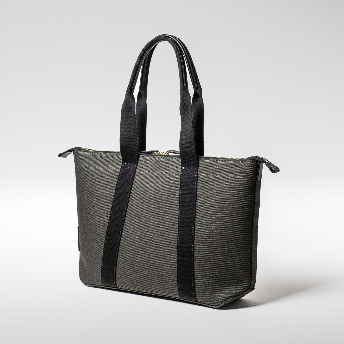 倉敷の綿麻帆布とヌメ革で仕立てた 丈夫で軽量なトートA4 <カーキ khaki>