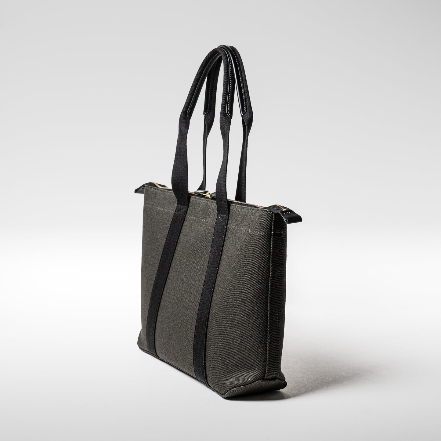 倉敷の綿麻帆布とヌメ革で仕立てた 丈夫で軽量なトートA4 <カーキ khaki>