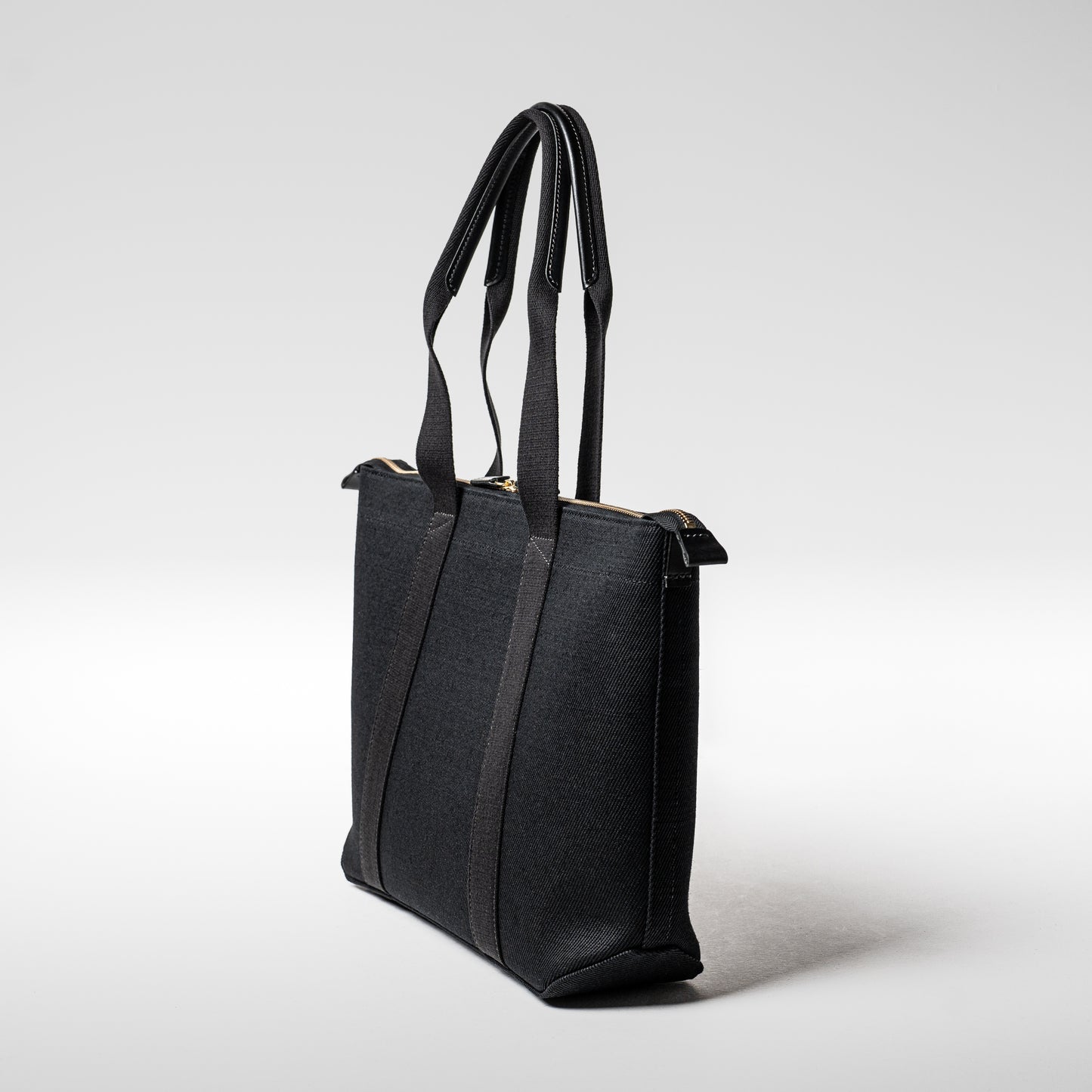 倉敷の綿麻帆布とヌメ革で仕立てた 丈夫で軽量なトートA4 <ブラック black>