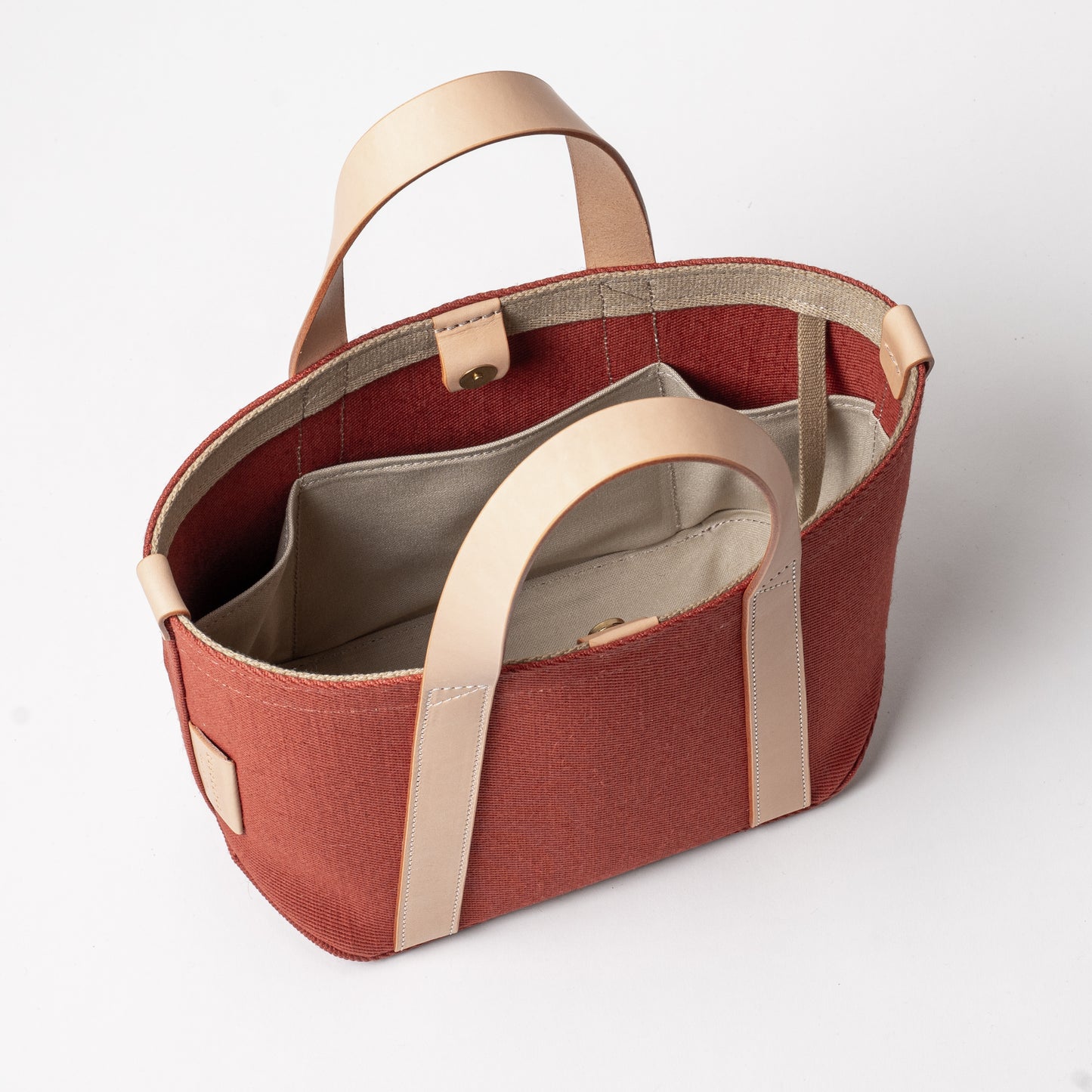 レザーハンドル 倉敷の綿麻帆布とヌメ革で仕立てた 丈夫な軽量トートS <テラコッタ terra cotta>