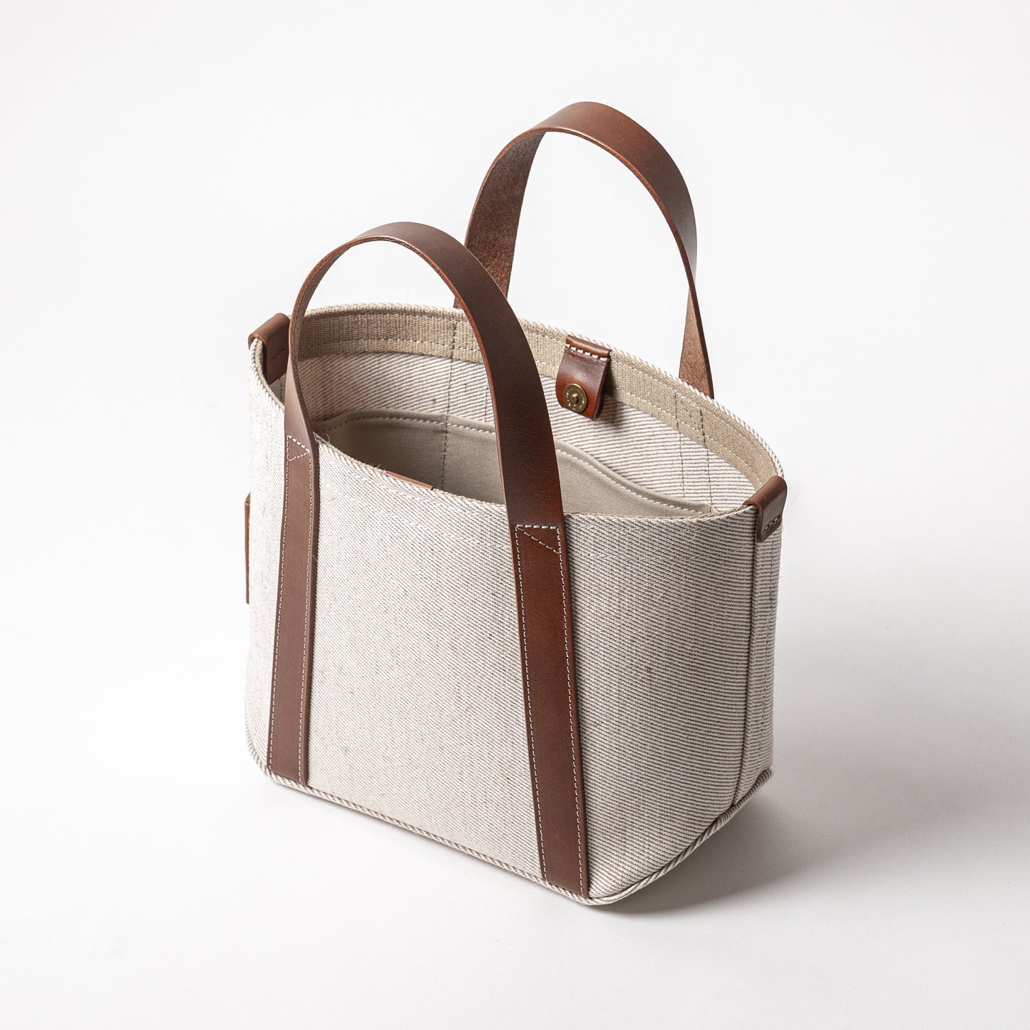 <2サイズ>レザーハンドル 倉敷の綿麻帆布とヌメ革で仕立てた 丈夫で軽量なトート <生成り ecru>