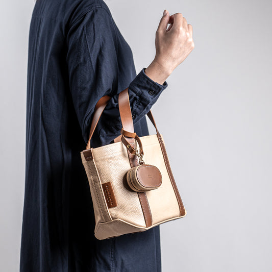 イタリア製レザーで仕立てた軽くて丈夫なトートS <ベージュ beige>