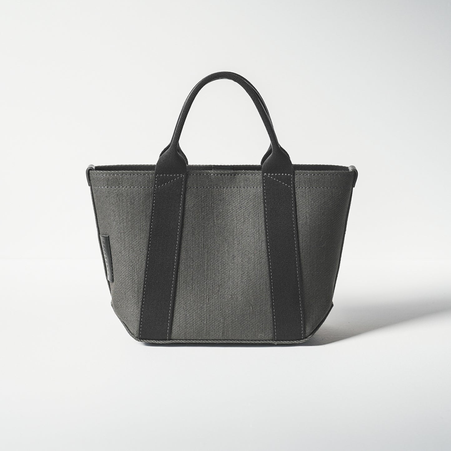 倉敷の綿麻帆布とヌメ革で仕立てた 丈夫で軽量なトートS <カーキ khaki>