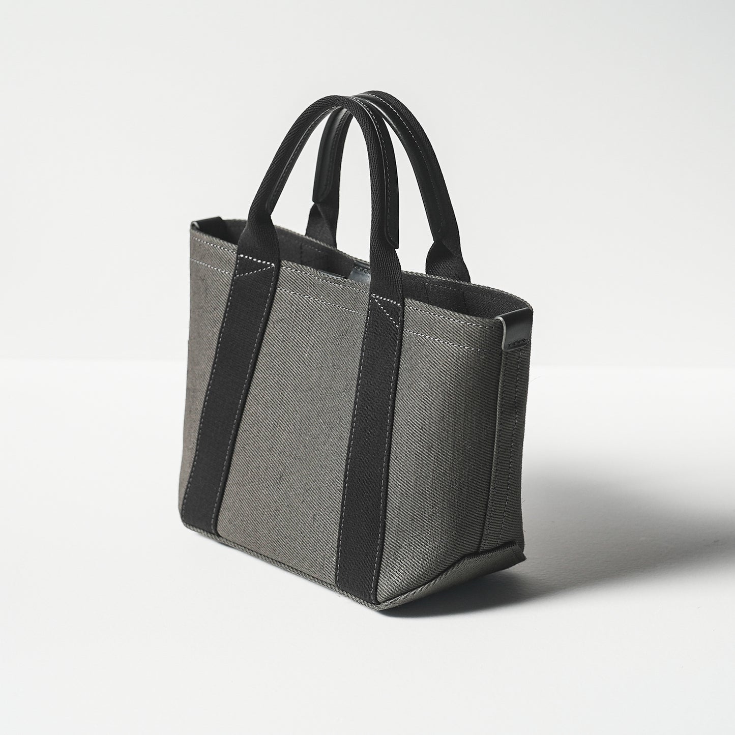 倉敷の綿麻帆布とヌメ革で仕立てた 丈夫で軽量なトートS <カーキ khaki>