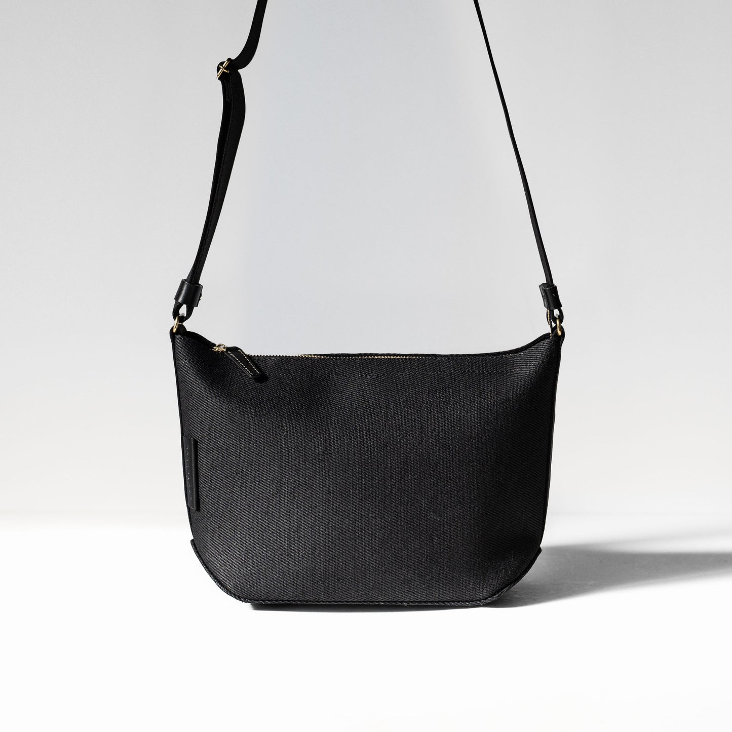 綿麻帆布のショルダーバッグS <ブラック black>