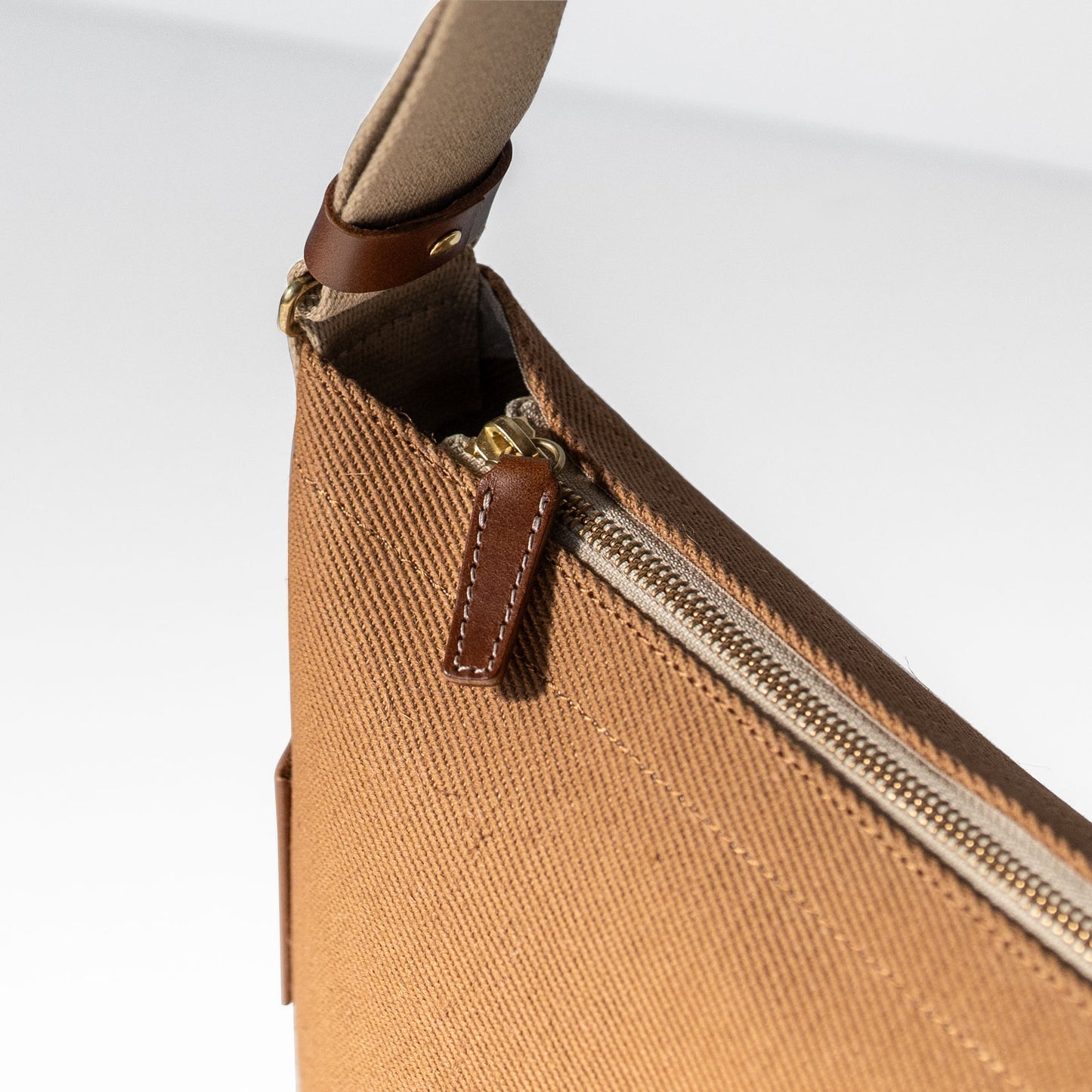 綿麻帆布のショルダーバッグS <キャメル camel>