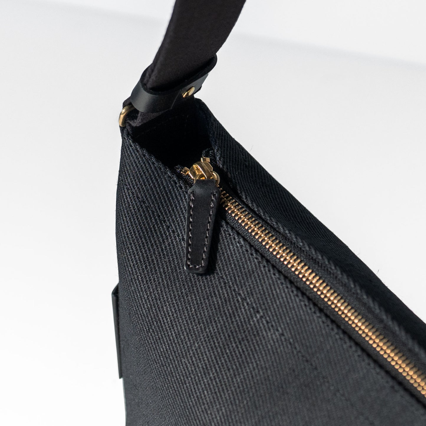 綿麻帆布のショルダーバッグS <ブラック black>