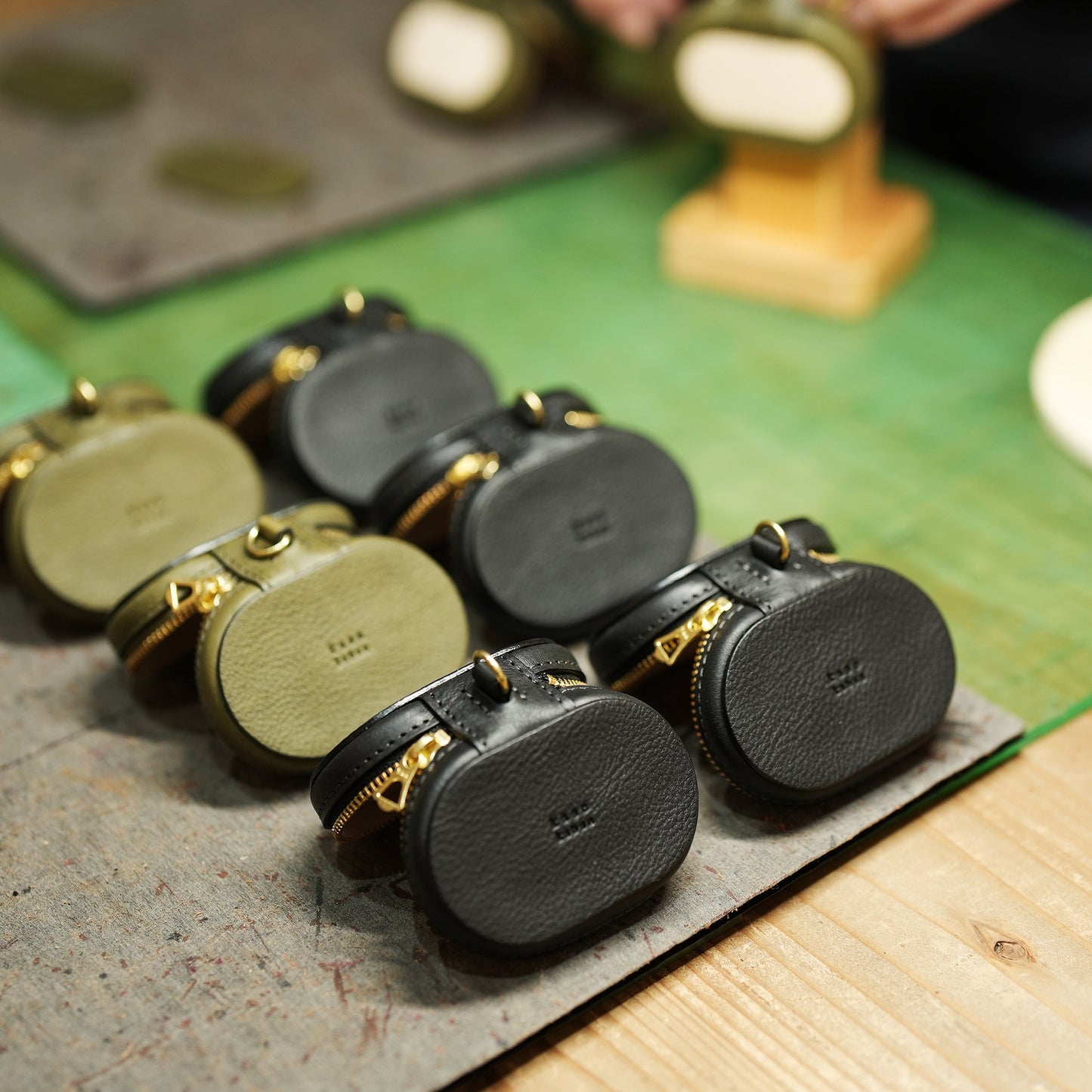 カラーが選べる 全8色 上質なミニケース