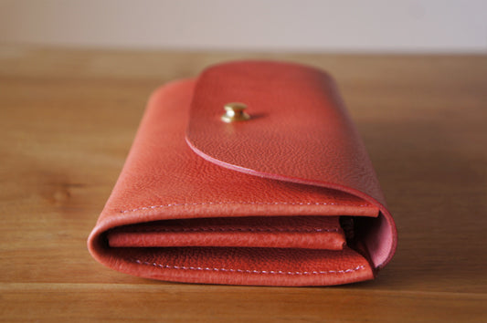 一枚革で仕立てた長財布 ピンク (ラッピング無料) ギフト