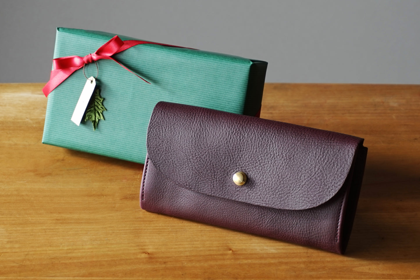 一枚革で仕立てた長財布 パープル (ラッピング無料) ギフト