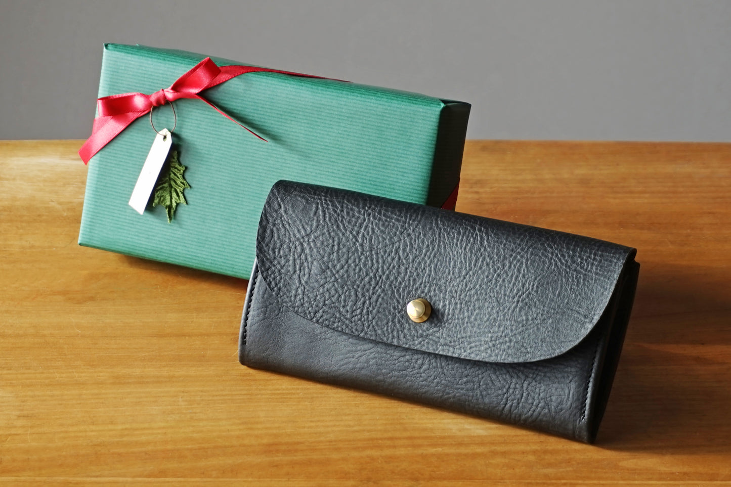 一枚革で仕立てた長財布 ブラック(ラッピング無料) ギフト