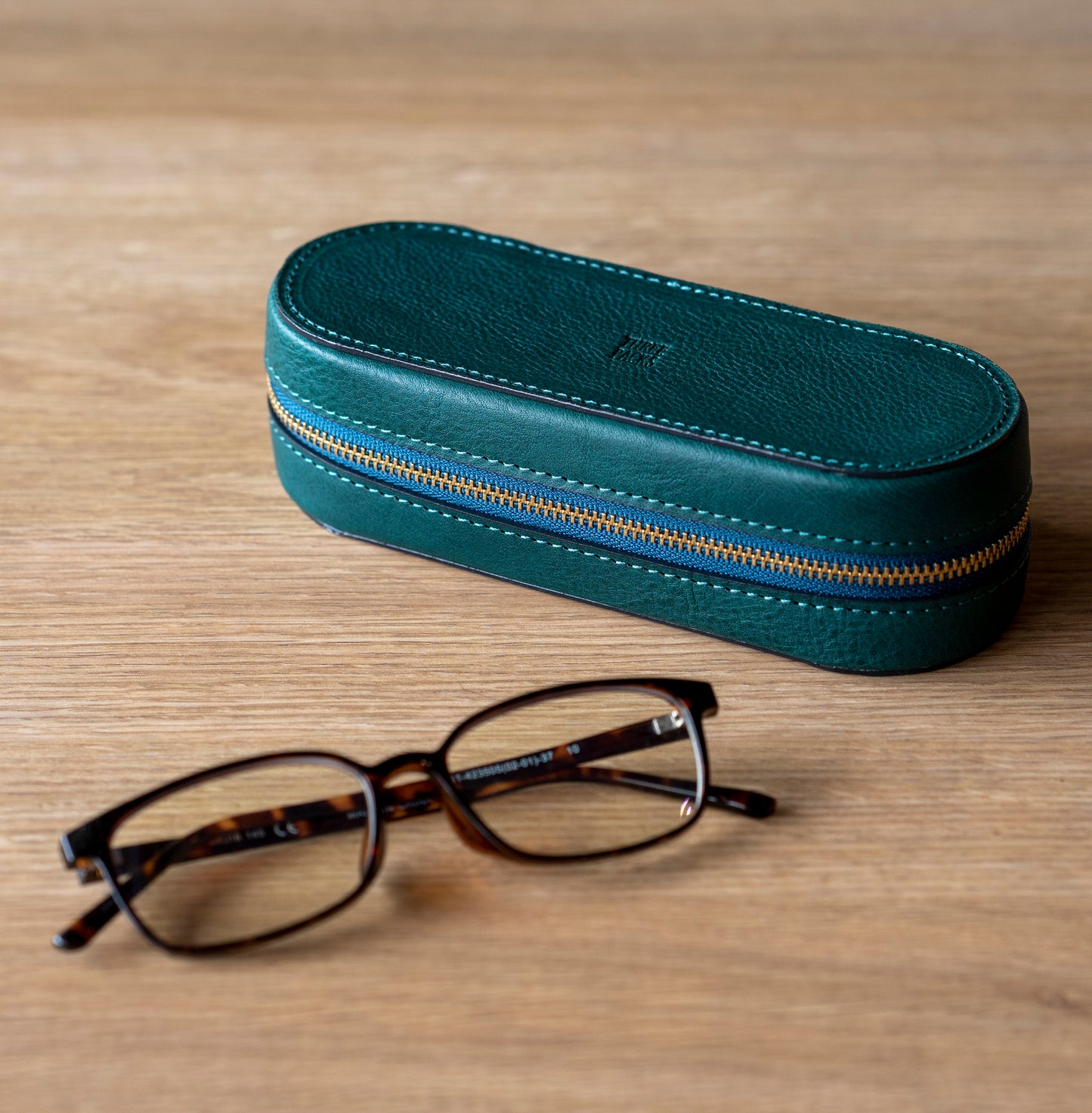 上質な本革メガネケース ブルー