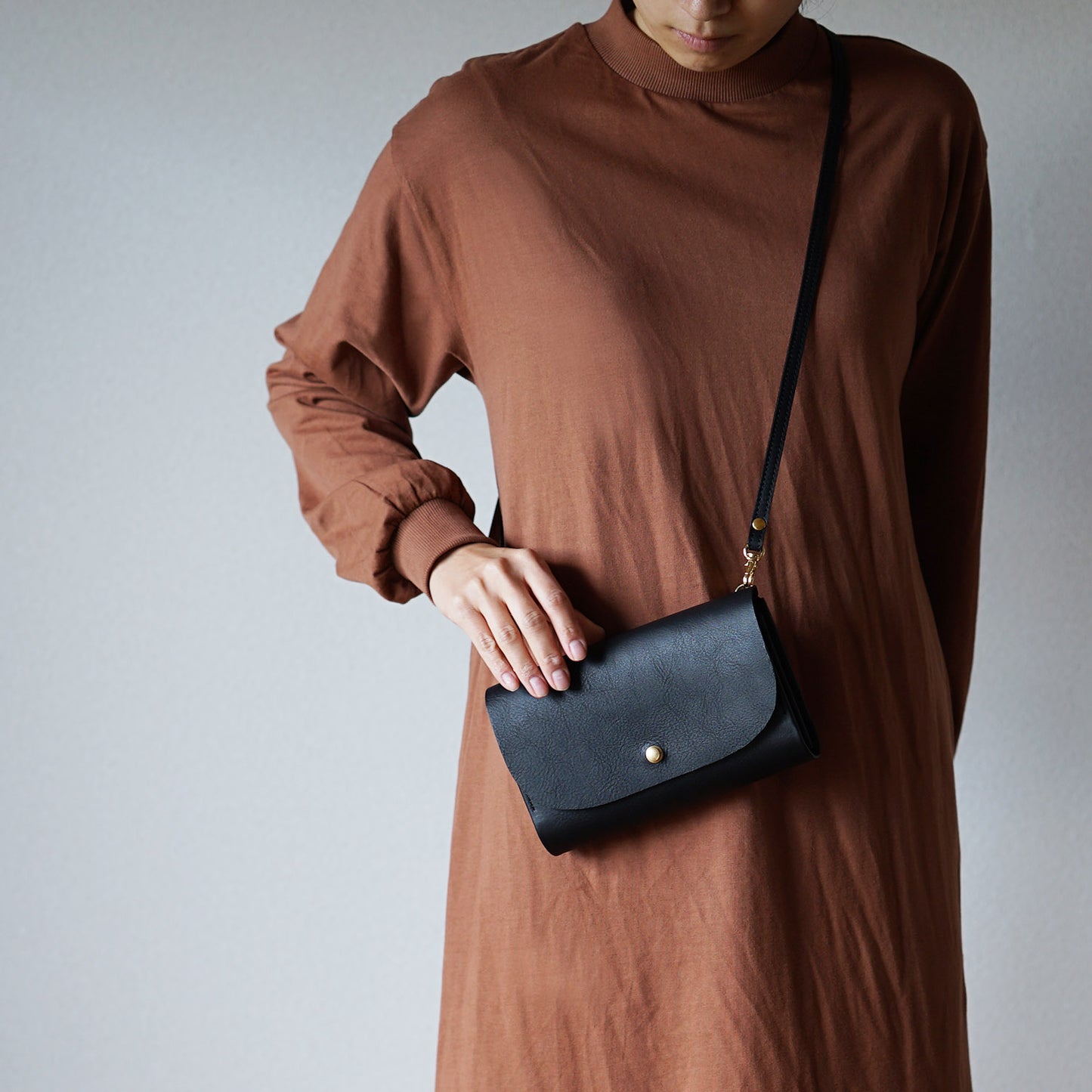 本革のお財布ポシェット ブラック