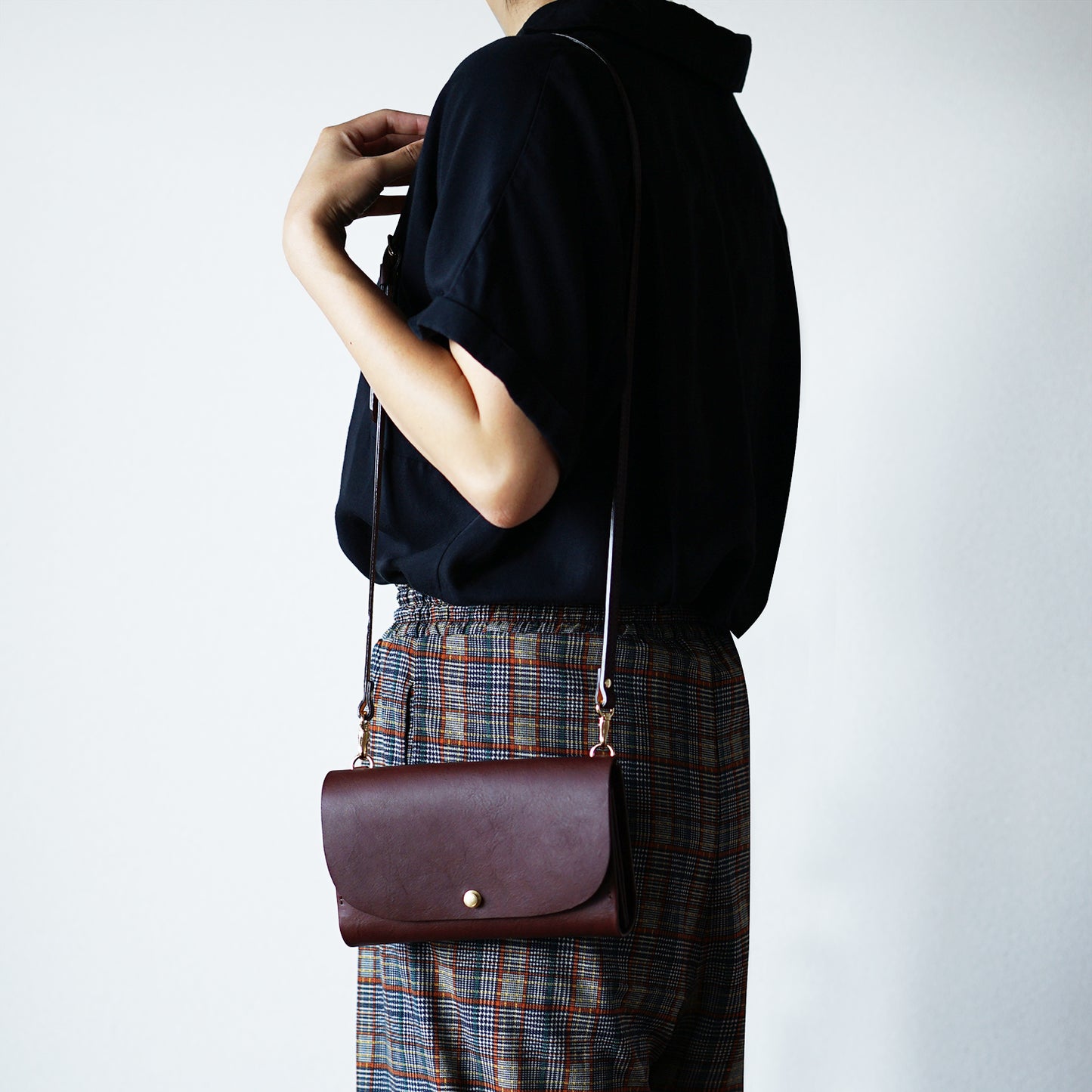 本革のお財布ポシェット タバコ