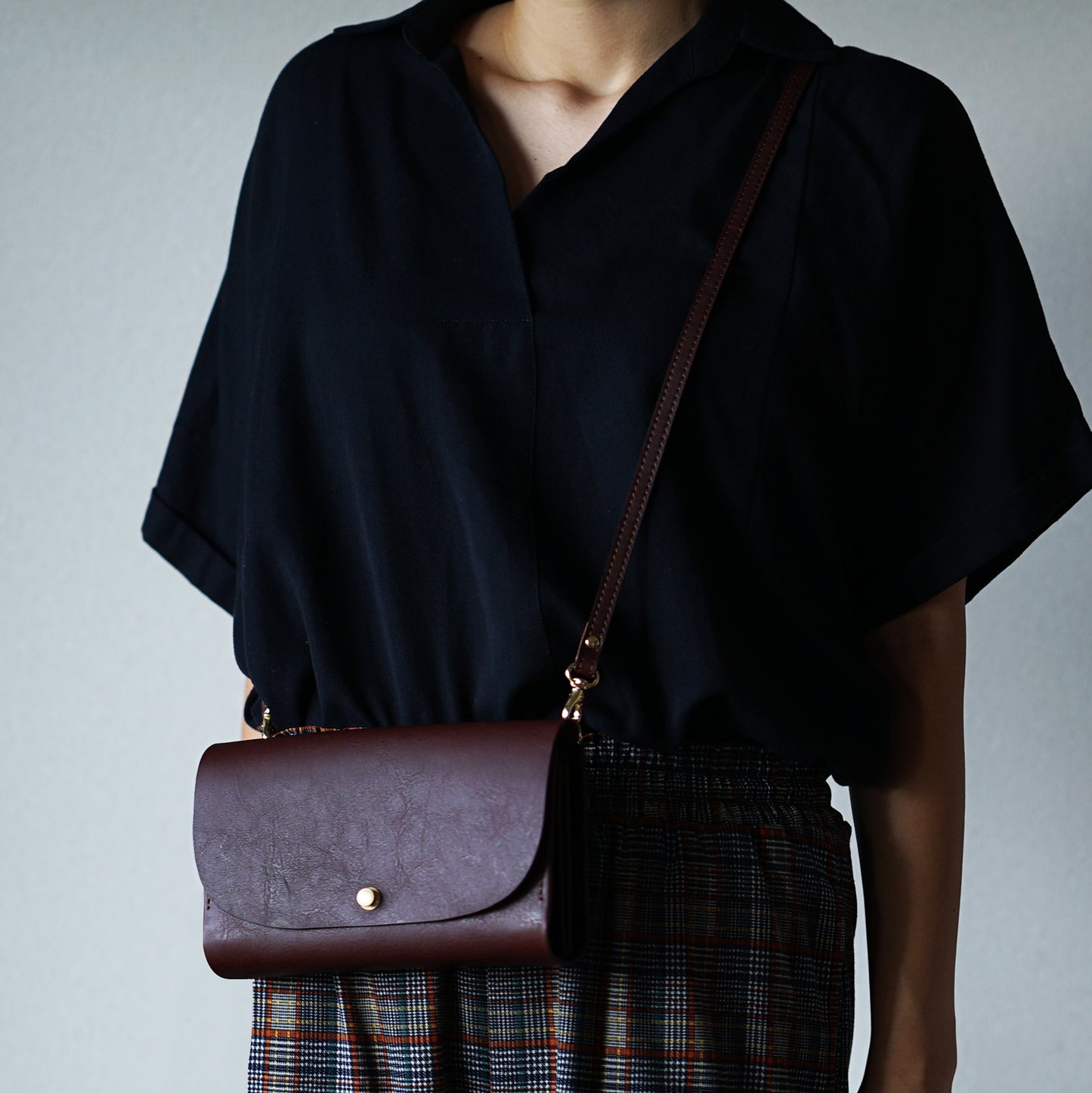 本革のお財布ポシェット タバコ