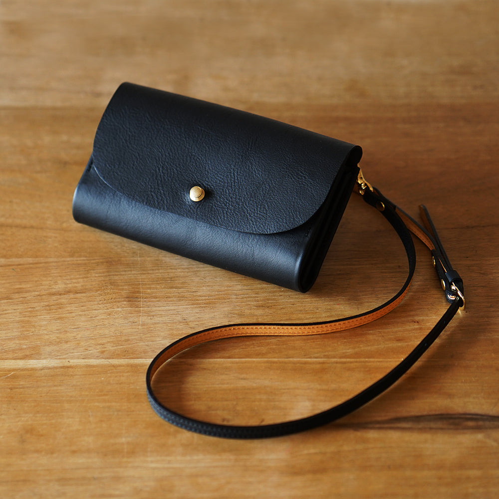 本革のお財布ポシェット ブラック