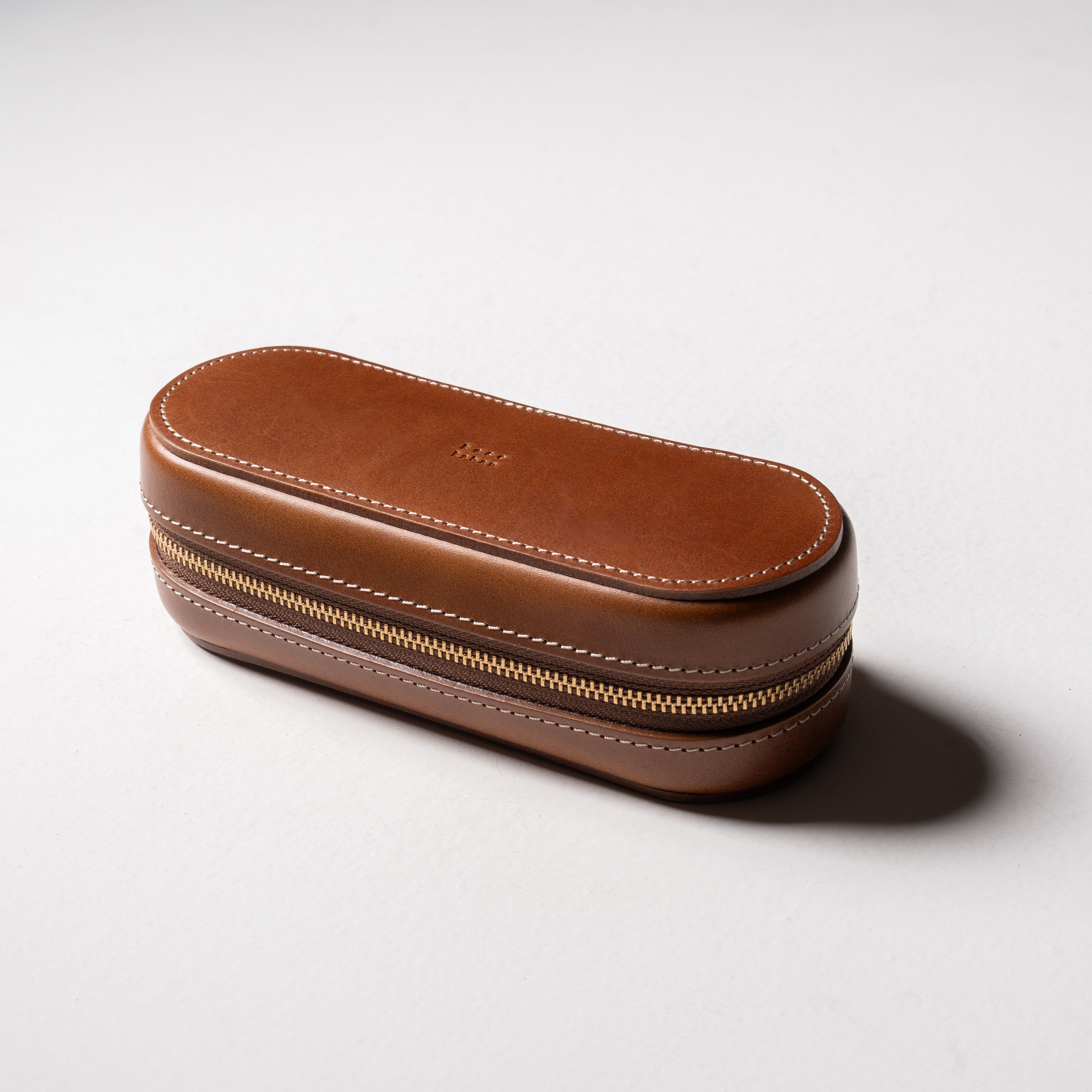 革の宝箱】大切な眼鏡を守る、優しい丸み。イタリア革の立体メガネ