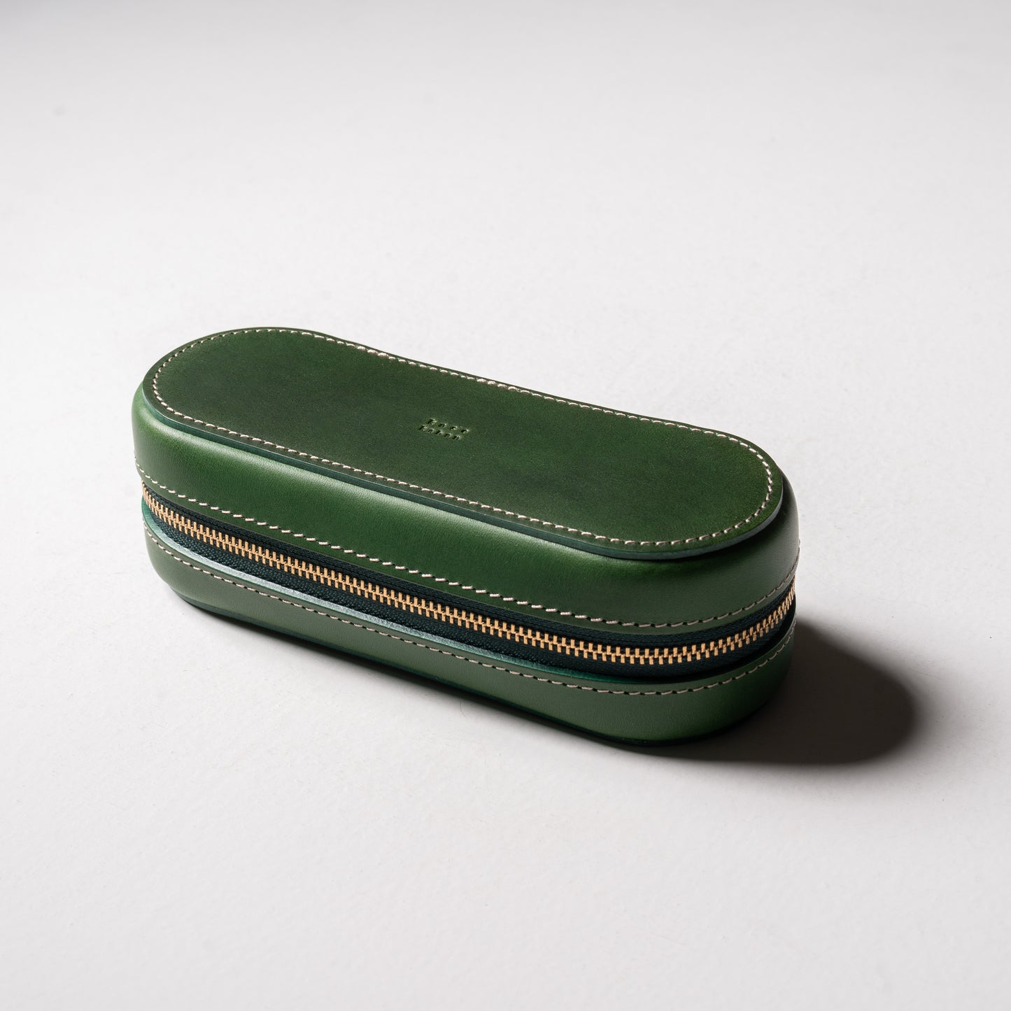 【革の宝箱】大切な眼鏡を守る、凛としたフォルム。イタリア革の立体メガネケース ＜グリーン＞